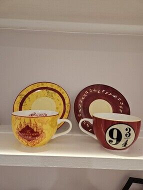 Harry Potter Marauder's Map Yellow Teacup & Gryffindor 9 3/4 Red Teacup Set